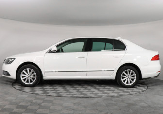 Подержанный автомобиль Skoda Superb Liftback 2013 года (8 фото)