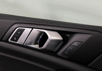 Подержанный автомобиль BMW X5 2021 года (17 фото)