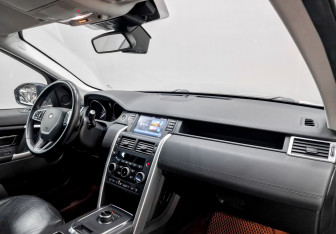 Подержанный автомобиль Land Rover Discovery Sport 2018 года (11 фото)