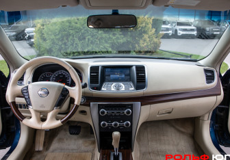 Подержанный автомобиль Nissan Teana 2008 года (10 фото)