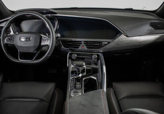 Подержанный автомобиль Geely Tugella 2022 года (11 фото)