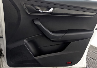 Подержанный автомобиль Skoda Karoq 2020 года (25 фото)