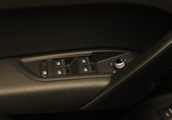 Подержанный автомобиль Audi Q5 2017 года (19 фото)