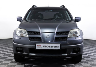 Подержанный автомобиль Mitsubishi Outlander 2005 года (2 фото)