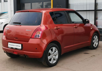 Подержанный автомобиль Suzuki Swift Hatchback 2008 года (5 фото)