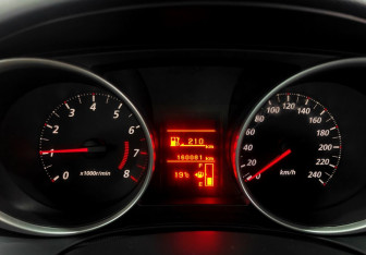 Подержанный автомобиль Mitsubishi ASX 2011 года (14 фото)