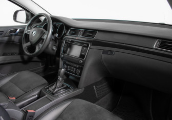 Подержанный автомобиль Skoda Superb Liftback 2014 года (9 фото)