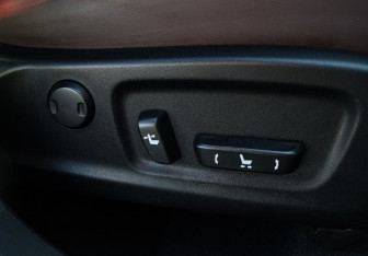 Подержанный автомобиль Lexus RX 2021 года (15 фото)