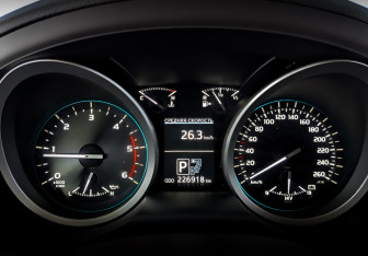 Подержанный автомобиль Toyota Land Cruiser Suv 2013 года (13 фото)