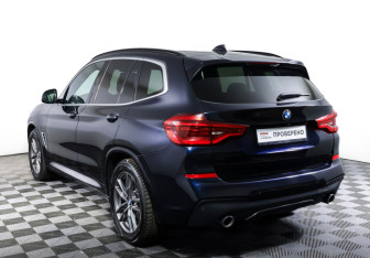 Подержанный автомобиль BMW X3 2019 года (8 фото)