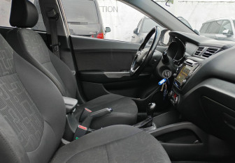 Подержанный автомобиль Kia Rio Sedan 2014 года (9 фото)