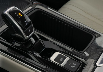 Подержанный автомобиль DongFeng Shine Max 2023 года (18 фото)