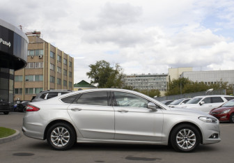Подержанный автомобиль Ford Mondeo Sedan 2017 года (4 фото)