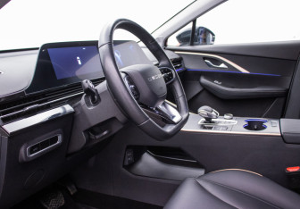 Подержанный автомобиль Omoda C5 2023 года (10 фото)