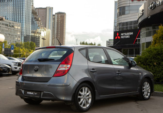Подержанный автомобиль Hyundai i30 Hatchback 2011 года (4 фото)