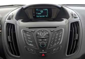 Подержанный автомобиль Ford Kuga 2016 года (17 фото)