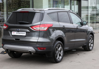 Подержанный автомобиль Ford Kuga 2015 года (5 фото)