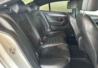 Подержанный автомобиль Volkswagen Passat CC 2012 года (19 фото)