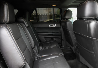 Подержанный автомобиль Ford Explorer 2014 года (12 фото)