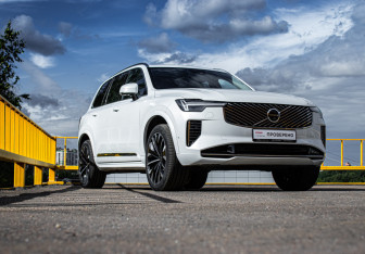 Подержанный автомобиль Volvo XC90 2025 года (3 фото)