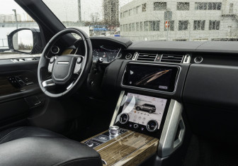 Подержанный автомобиль Land Rover Range Rover 2018 года (10 фото)
