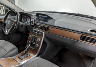 Подержанный автомобиль Volvo XC70 2014 года (20 фото)