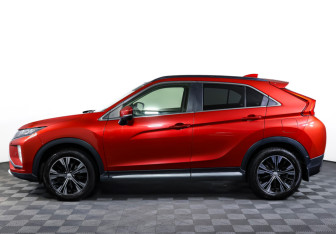 Подержанный автомобиль Mitsubishi Eclipse Cross 2018 года (8 фото)