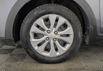 Подержанный автомобиль Kia Rio Hatchback 2021 года (11 фото)