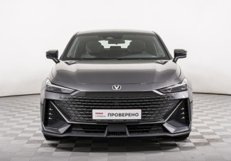 Подержанный автомобиль Changan UNI-V 2023 года (2 фото)