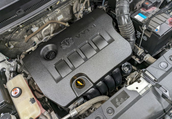 Подержанный автомобиль Toyota RAV4 2017 года (9 фото)