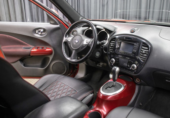 Подержанный автомобиль Nissan Juke 2011 года (10 фото)