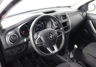 Подержанный автомобиль Renault Logan Sedan 2019 года (5 фото)