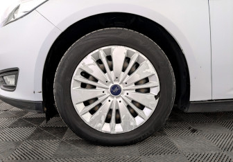 Подержанный автомобиль Ford Focus Hatchback 2018 года (18 фото)