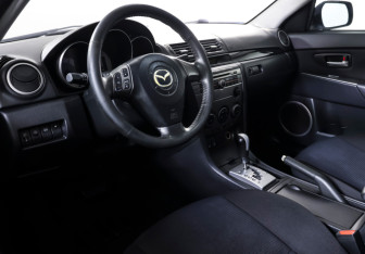 Подержанный автомобиль Mazda 3 Sedan 2006 года (15 фото)