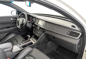 Подержанный автомобиль Kia Optima Sedan 2017 года (11 фото)