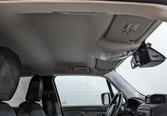 Подержанный автомобиль Jeep Renegade 2016 года (23 фото)