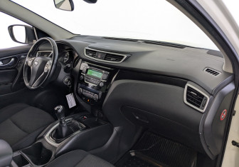 Подержанный автомобиль Nissan Qashqai 2016 года (19 фото)