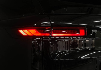 Подержанный автомобиль Land Rover Range Rover Sport 2023 года (35 фото)