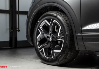 Новый Volkswagen Touareg 2025 (14 фото)