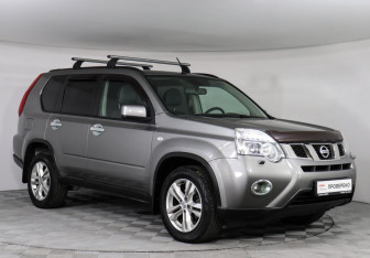 Подержанный автомобиль Nissan X-Trail 2014 года (3 фото)