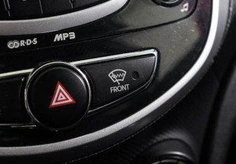 Подержанный автомобиль Hyundai Solaris Hatchback 2012 года (9 фото)