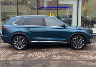 Подержанный автомобиль Geely Monjaro 2024 года (4 фото)