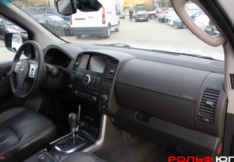 Подержанный автомобиль Nissan Pathfinder 2011 года (7 фото)
