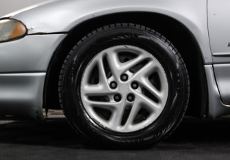 Подержанный автомобиль Dodge Intrepid 2000 года (20 фото)