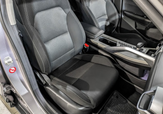 Подержанный автомобиль Geely Coolray 2022 года (21 фото)