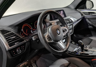 Подержанный автомобиль BMW X3 2020 года (15 фото)