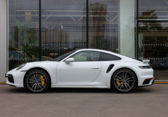Подержанный автомобиль Porsche 911 Coupe 2023 года (8 фото)