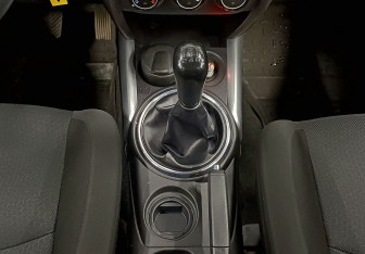 Подержанный автомобиль Mitsubishi ASX 2012 года (14 фото)