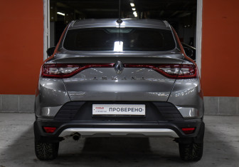 Подержанный автомобиль Renault Arkana 2020 года (6 фото)