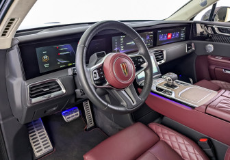 Подержанный автомобиль Hongqi E-HS9 2022 года (15 фото)